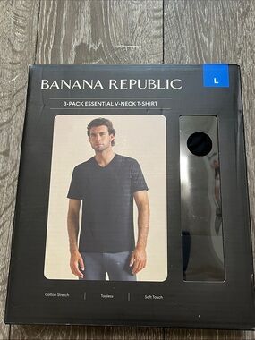 Banana republic 3 pack essential V neck T- shirt black size Large